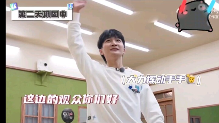 【周深】妈耶，这几步路确实甜度报表了！！！