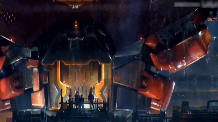 Pacific Rim: Red และ Red Extended Edition เจ๋งมาก