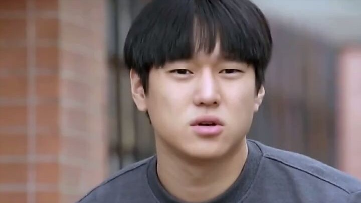 Cuối cùng, chính người lớn phải gánh hết “tội lỗi” của cô con gái cả; mong rằng mọi đứa trẻ đều được