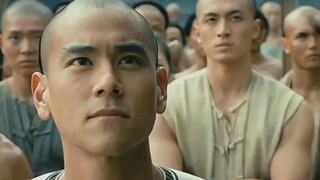 Để trả thù, Hoàng Phi Hồng đã nhận kẻ thù là cha nuôi của mình