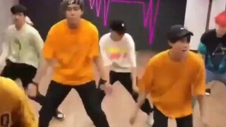 【bounprem】Archaeological UWMA dance practice room, a mix of hard-working and laid-back styles, haha