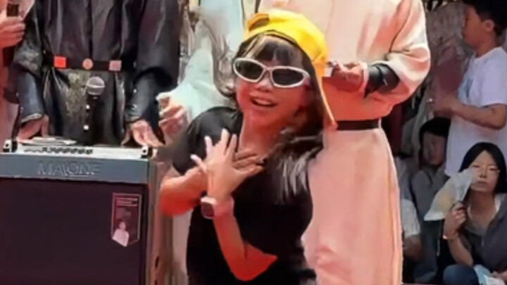 Among all the imitators, only this little one really danced with soul! (Xu Liang’s backup dancer imi