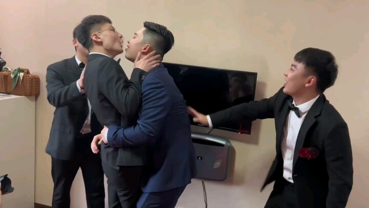 เห็นได้ชัดว่าเจ้าบ่าวมีความลับบางอย่างซ่อนอยู่