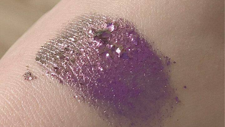 Dramo, are you crazy making eyeshadow like this???