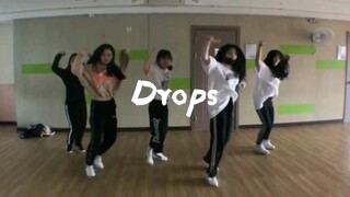 Are today's high school students so good at locking dance? I get goosebumps when the music starts.