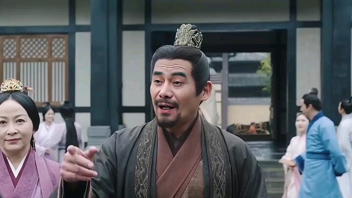 What’s it like having a dad who’s totally smitten with his daughter? No wonder they’re father and da