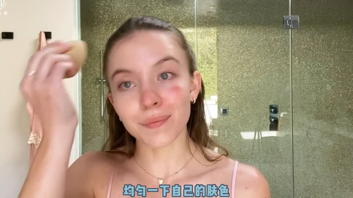Euphoria’s lead actress Sydney Sweeney is actually this bubbly, adorable bombshell in real life! Let