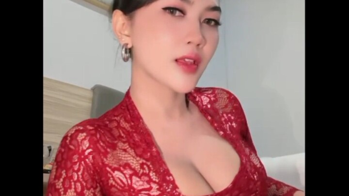 kebaya merah cuy🤤