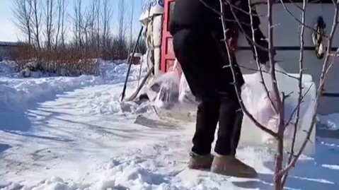 You can’t feel the joy of extreme cold areas! outdoor refrigerator