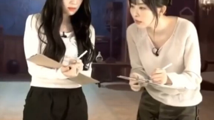 “จริงๆ ฉันก็ไม่ค่อยเข้าใจเหมือนกันว่าพวกเธอกำลังก๊อปอะไรอยู่ 🤡”