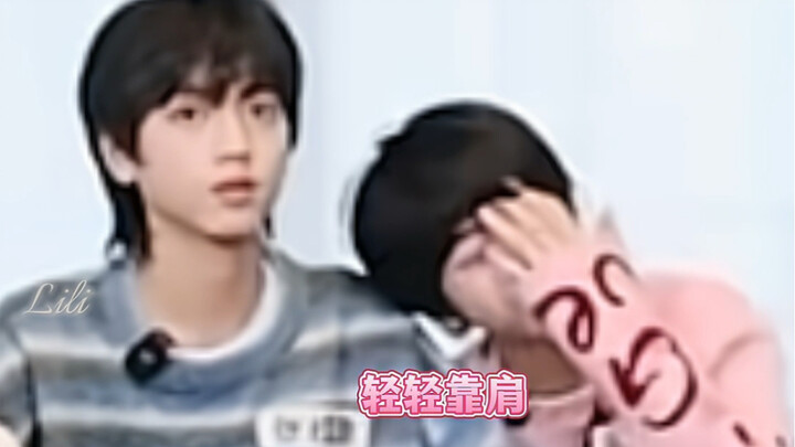 [Gui Rui] He absolutely loves it—there’s this super clingy cat!
