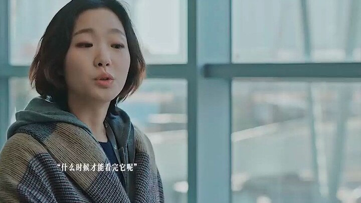 Agassi selalu dibuat terpingkal-pingkal oleh sapaan aneh si Pengantin Kecil hahaha. Makhluk gaib yan