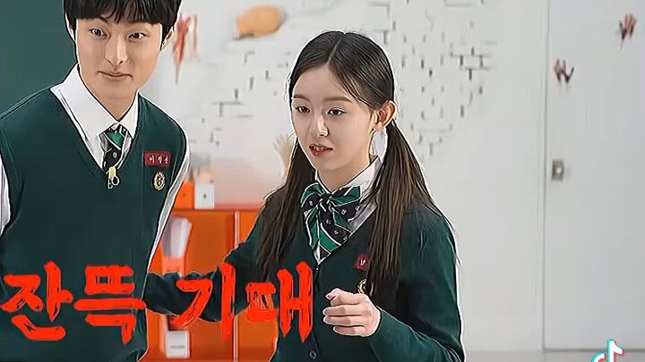 ALL OF US ARE DEAD HOLDING HANDS PA KINILIG AKO CHARIZZZZ