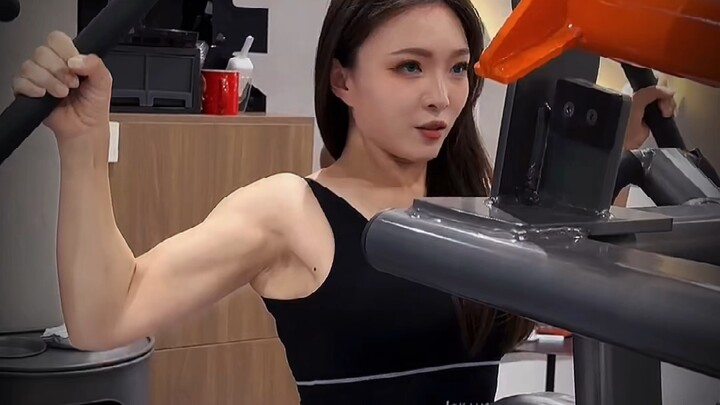 You! Can you be with me? I’ll keep you safe, okay! Which Taobao item do you like?