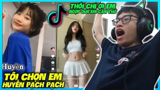 TÔI THÍCH EM HUYỀN 2K4 BẠCH BẠCH NÀY VÀ CHỊ ƠI ĐỂ HÙNG THỞ CHỨ NGỢP QUÁ | HÙNG AKIRA XEM TIK TOK VN