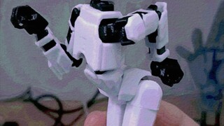 “I was delighted by this ten-dollar toy for a month.”