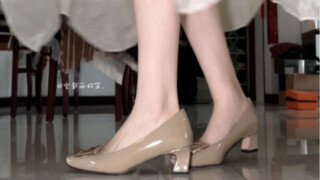 I absolutely love today's flats! The great thing about low heels is that they’re easy to walk in and