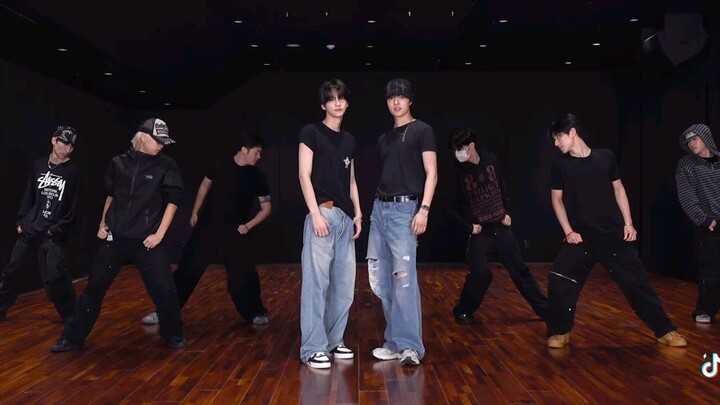 SHINEE - Replay Dance Cover