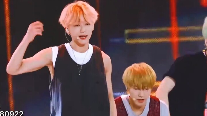 Tất cả các thành viên của NCT Dream đều có hàng triệu đô la! Bài đầu tiên thực sự có ca sĩ chính sao