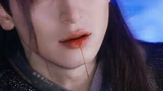 "Đôi mắt lấp lánh của anh ẩn chứa một nỗi bi kịch lớn."