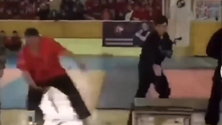 Rong biển siêu cay (×) thử thách sự kiên nhẫn (√)