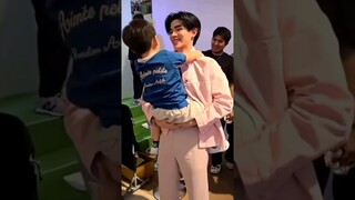 ☀️🌻Meet little fanboy #Fourthnattawat #โฟร์ทณัฐวรรธน์