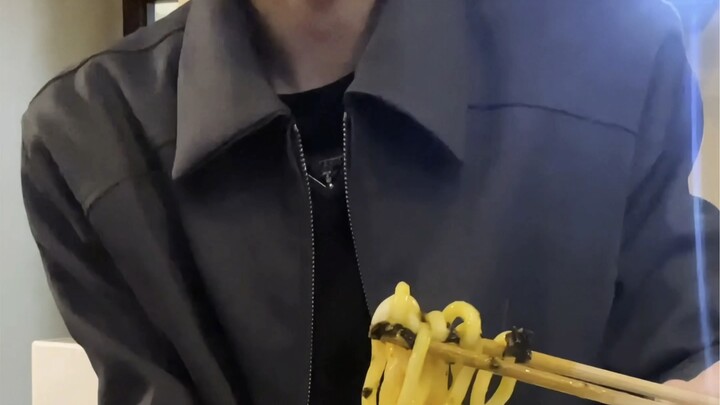 “พูดคุยเรื่องแฟนหนุ่มอิเล็กทรอนิกส์ ชิมรสชีวิตไซเบอร์”