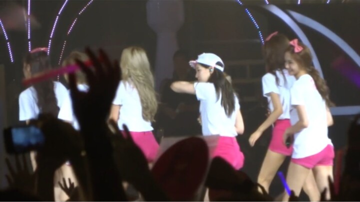 كيف رفضت ليزا وكيم تاي-يون هدايا المعجبين؟