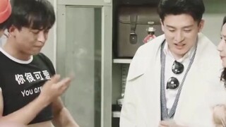 爱情公寓爆笑花絮：张伟承包所有笑点，没想到导演都憋不住了