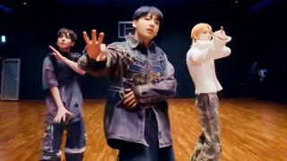 Jeon Jungkook & TXT Choi Yeonjun, Kang Taehyun's "3D" dance challenge!