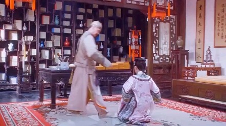 Chỉ cần chàng đỡ nàng thêm một chút, nàng cũng đã không tuyệt vọng đến mức rời cung như vậy.