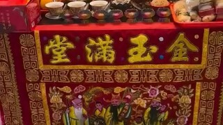 [微笑]别看手机很简单，它是精神营养餐；叙的是友情，报的是平安；几句祝福语，看了心里暖；感恩人生缘，一生都平安！  早上好！[咖啡]