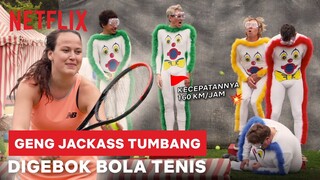 Johnny Knoxville Dkk Nekat Jadi Sasaran Bola Tenis | Jackass 4.5 | Clip