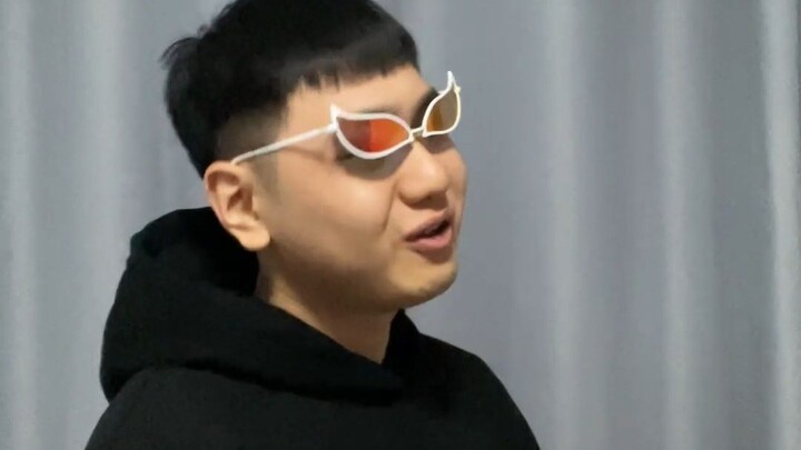 “Anh Trai Mộng Tưởng Hội Chợ Manga”