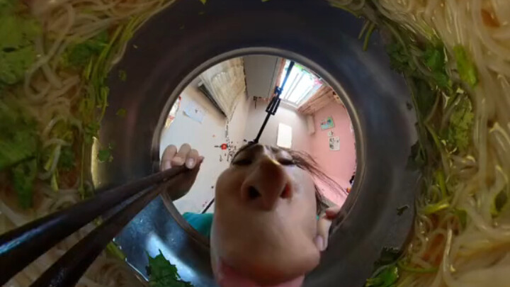 Mukbang hiện nay thực sự khiến người ta bối rối không biết phải làm sao.