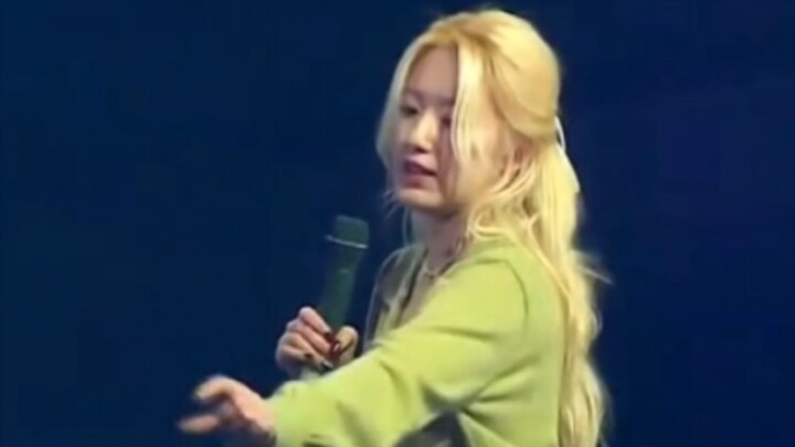 Ternyata biasanya Shuhua selalu ngomong ke staf dengan nada dan intonasi kayak gini!!!