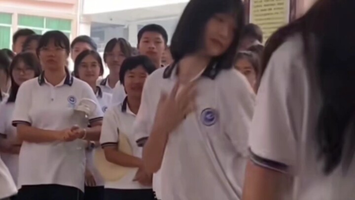 校园街舞社随机舞蹈，女高中生活力四射