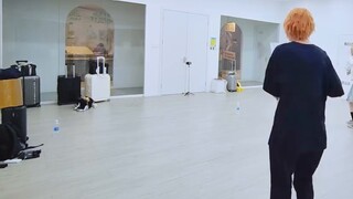 Snacking Challenge During Rehearsal! "Yi Ran TV"