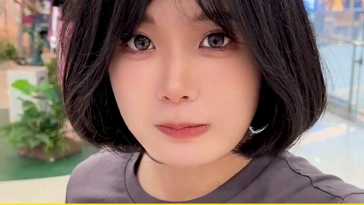 When your current girlfriend meets your ex-girlfriend