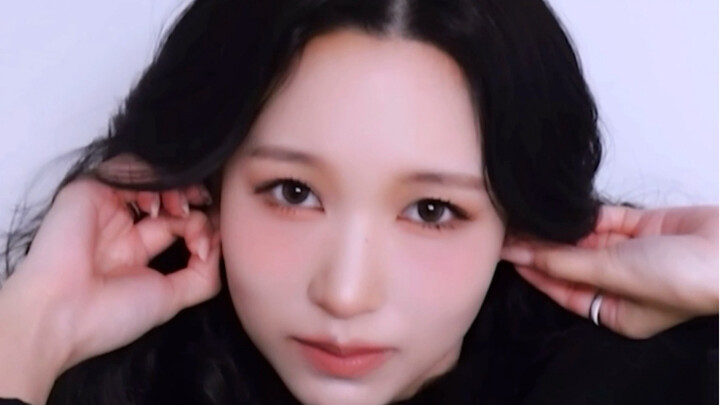 She’s so good at sweet talk: “Maybe I’m sick because Chaeyoung doesn’t love me enough.” Who poured N