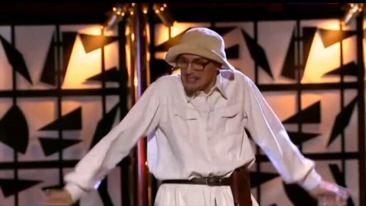 [Dance] A strong man in women's clothing dances ballet, and this fairy is also a professional! Cute 