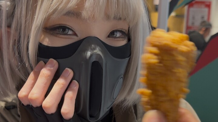 You can only have either your face or your chicken 😡