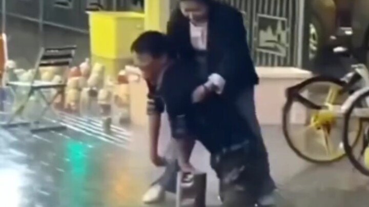 “这一刻，互联网的意义温暖了整个世界”