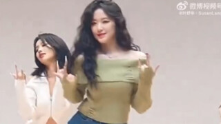 Ya ampun~ Ini Xiuting kita, oke?! Penata gaya Cube, masuk dan hajar dia!