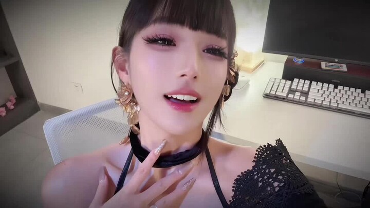 Tenggelamlah dalam tatapanku✧⁺⸜(●˙▾˙●)⸝⁺✧