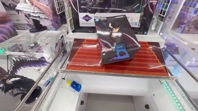 【不動】沼！ ラウンドワン最新景品挑戦！ 赤階段ペラ輪台が全く動かない…どう攻略するのか！？　【UFOキャッチャー／フィギュア／ゲームセンター／Round1／ラ