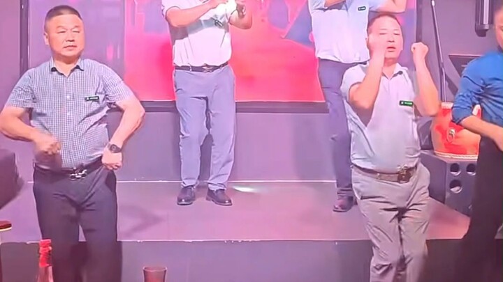 Đoàn múa tuổi già của Gou Gou Boy! Nếu bạn lướt đến video này, chứng tỏ bạn cũng là người yêu thích 