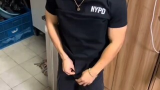 拍了室友半天，才发现他没穿~