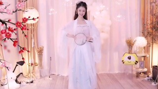 萧璇美女古装舞蹈《女儿情》