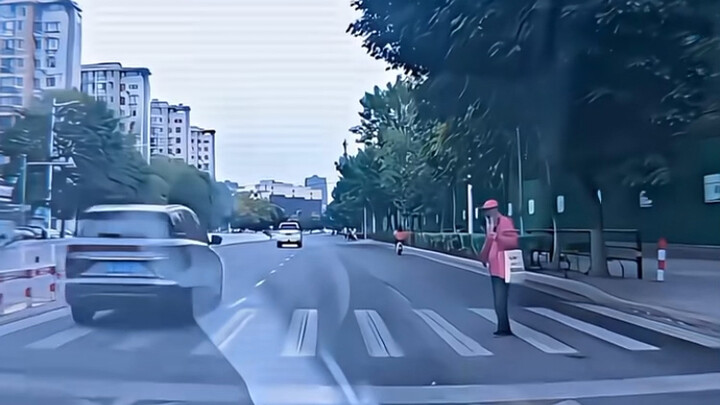 ความสง่างามไม่มีวันตกยุค